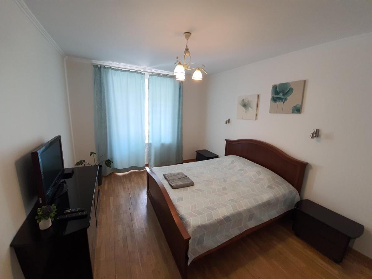 Forrest For 8 Person Apartment
